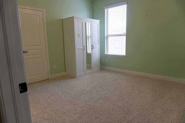 Building Photo - 25614 Somerset Meadows Ct