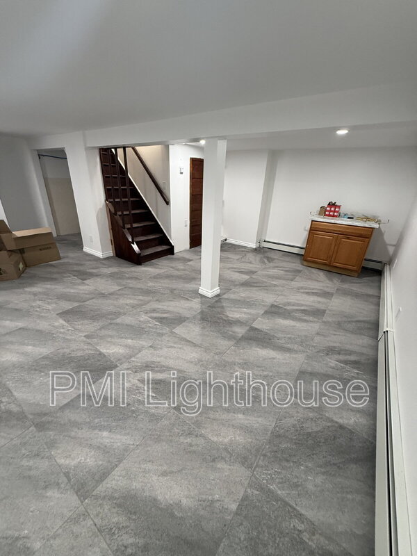 Building Photo - 115 8th Ave