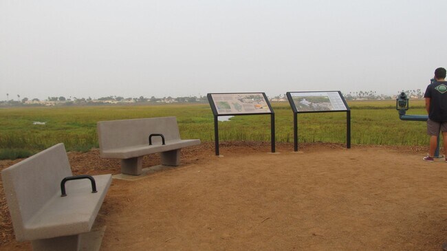 Building Photo - FOR SALE/ OCEAN FRONT/ $825K