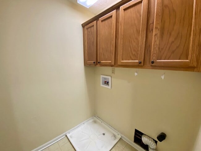 Building Photo - COMING SOON!! Beautiful 3 Bedroom 2 Full bathroom condo in Franklin Township in Southeast Indy!