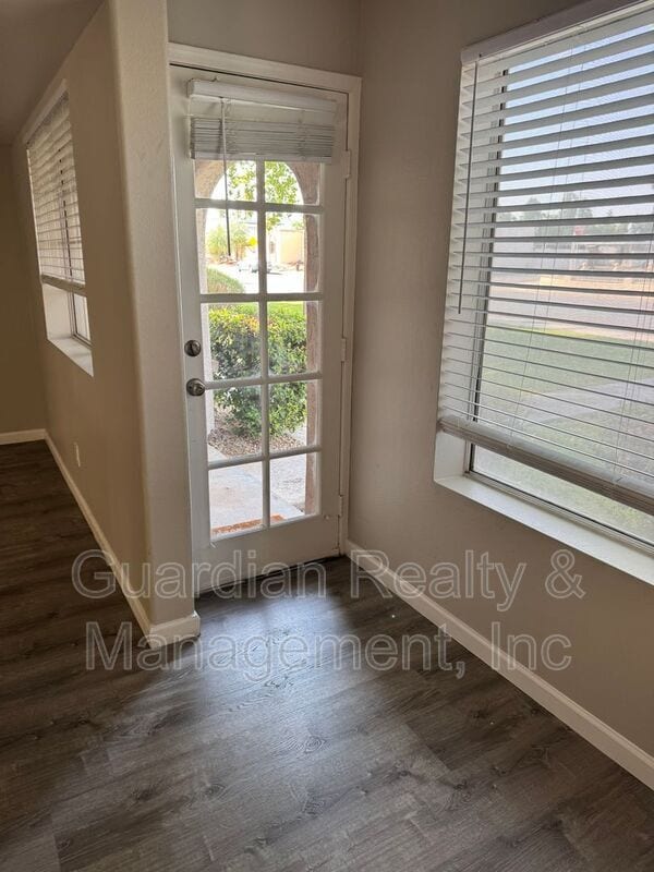 Building Photo - 2335 W Desiree Ln