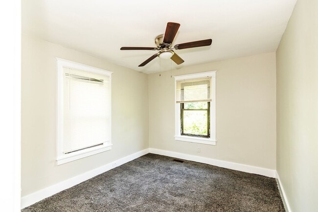 Building Photo - Charming 2-Bedroom Home for Lease