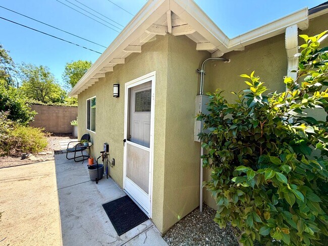 Building Photo - 140 Princeton Ave
