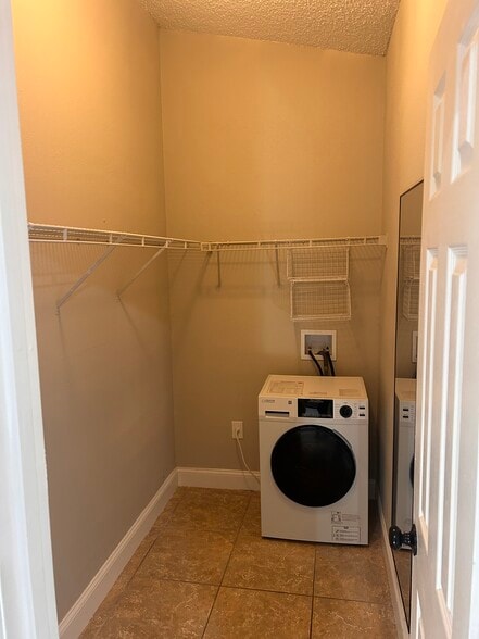 Building Photo - 2958 Cool Breeze Cir