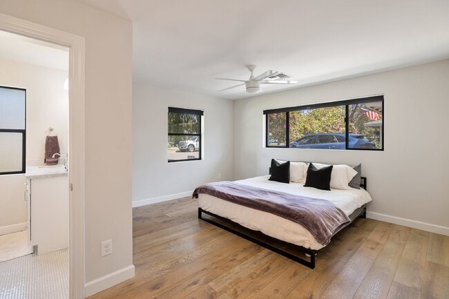 Building Photo - Beautifully furnished Arcadia Lite Rental Home!