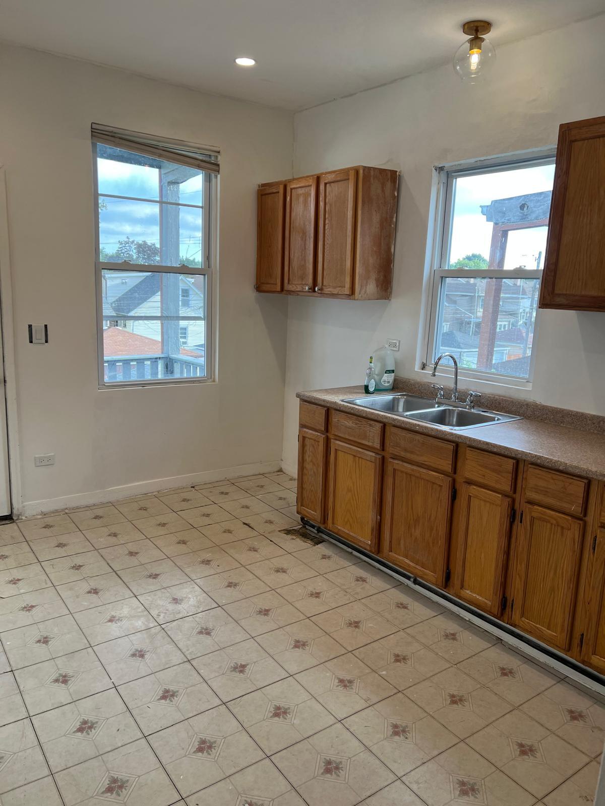 Building Photo - 4536 W Wrightwood Ave