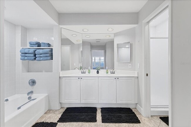 Building Photo - 3605 54th Dr W