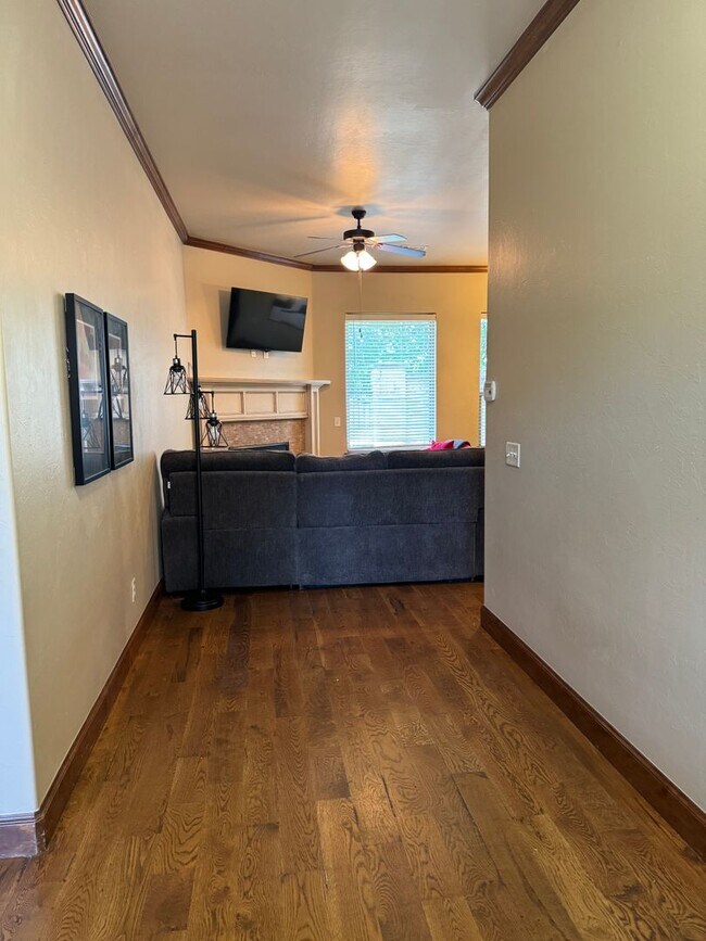 Building Photo - 3408 Enclave Ln