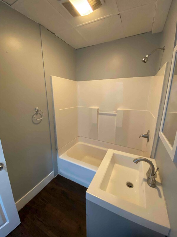 Building Photo - 102 Endicott St