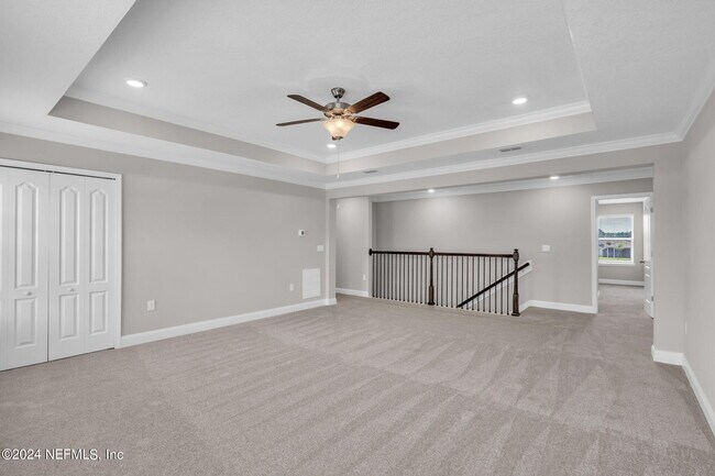 Building Photo - 660 Narvarez Ave