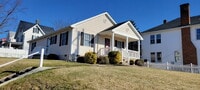 Building Photo - Welcome to your "home sweet home," perfectly situated just a few blocks from the heart of charmin...