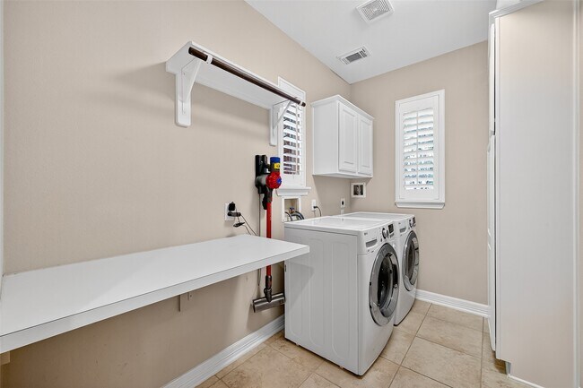 Building Photo - 3815 Cambridgeport Ct