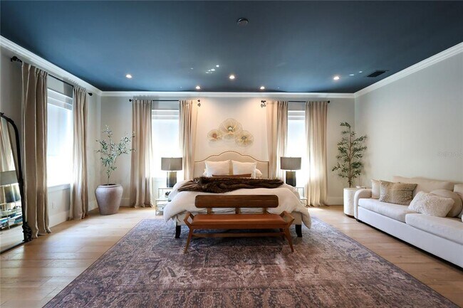 Building Photo - 2402 W Parkland Blvd