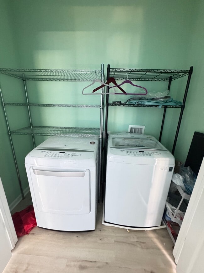 Building Photo - 1307 Emsworth Dr