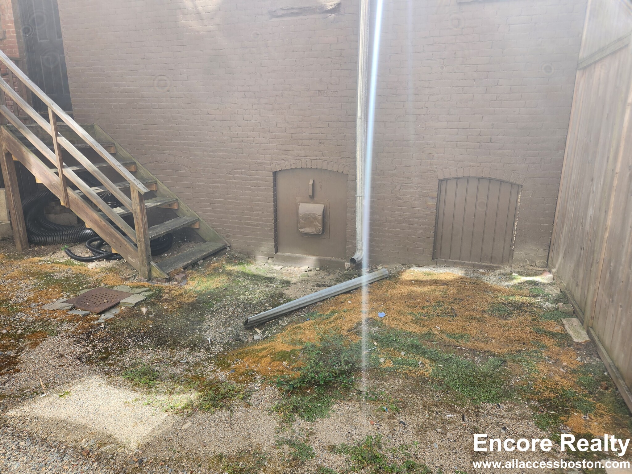 Building Photo - 405 Beacon St