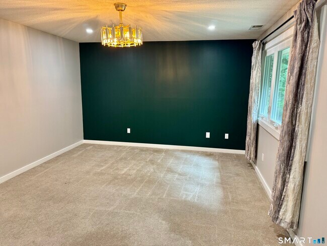 Building Photo - 58 Uplands Way