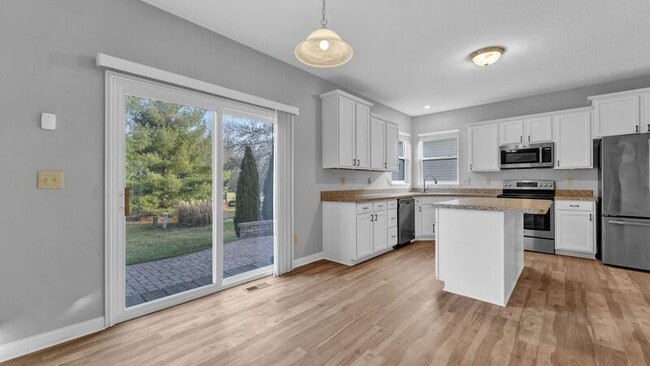 Building Photo - 6294 New Albany Rd W