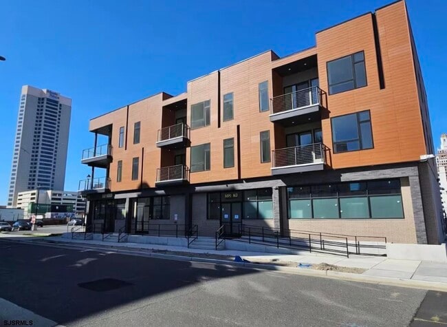 Building Photo - 124 St James Pl