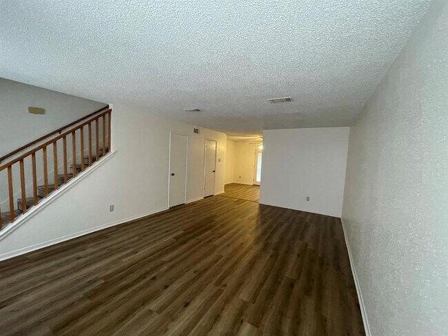 Building Photo - 1855 Witte Rd