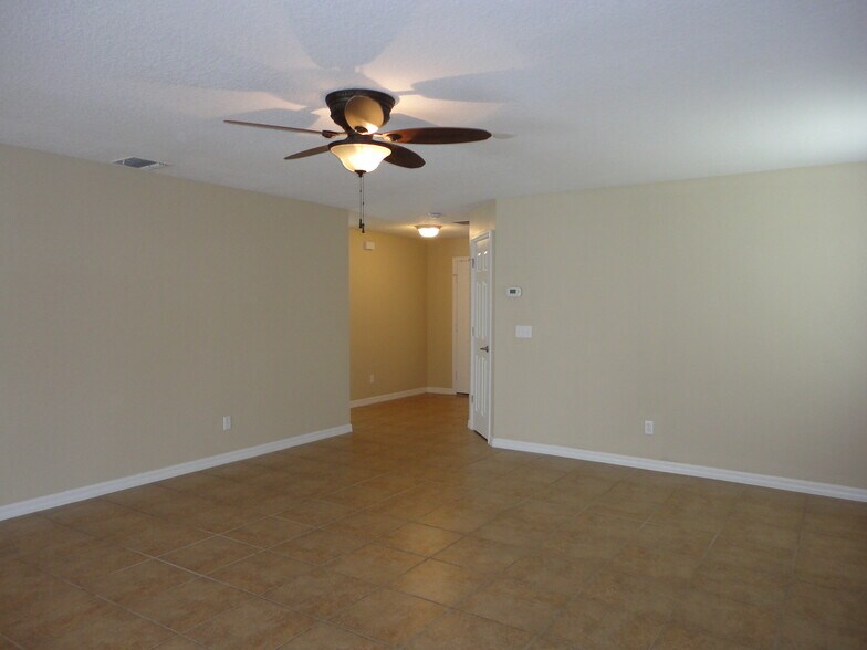 Building Photo - 2705 Bullion Loop