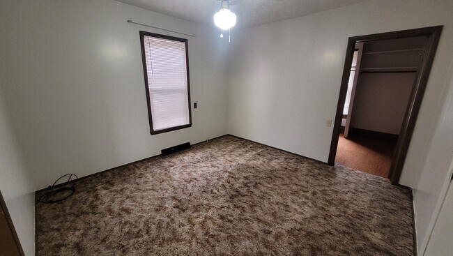 Building Photo - 409