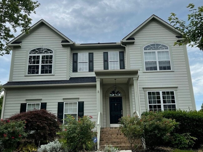 Building Photo - 5 Bedroom Single Family Home in Durham