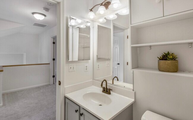 Building Photo - 4100 Ulster Rd