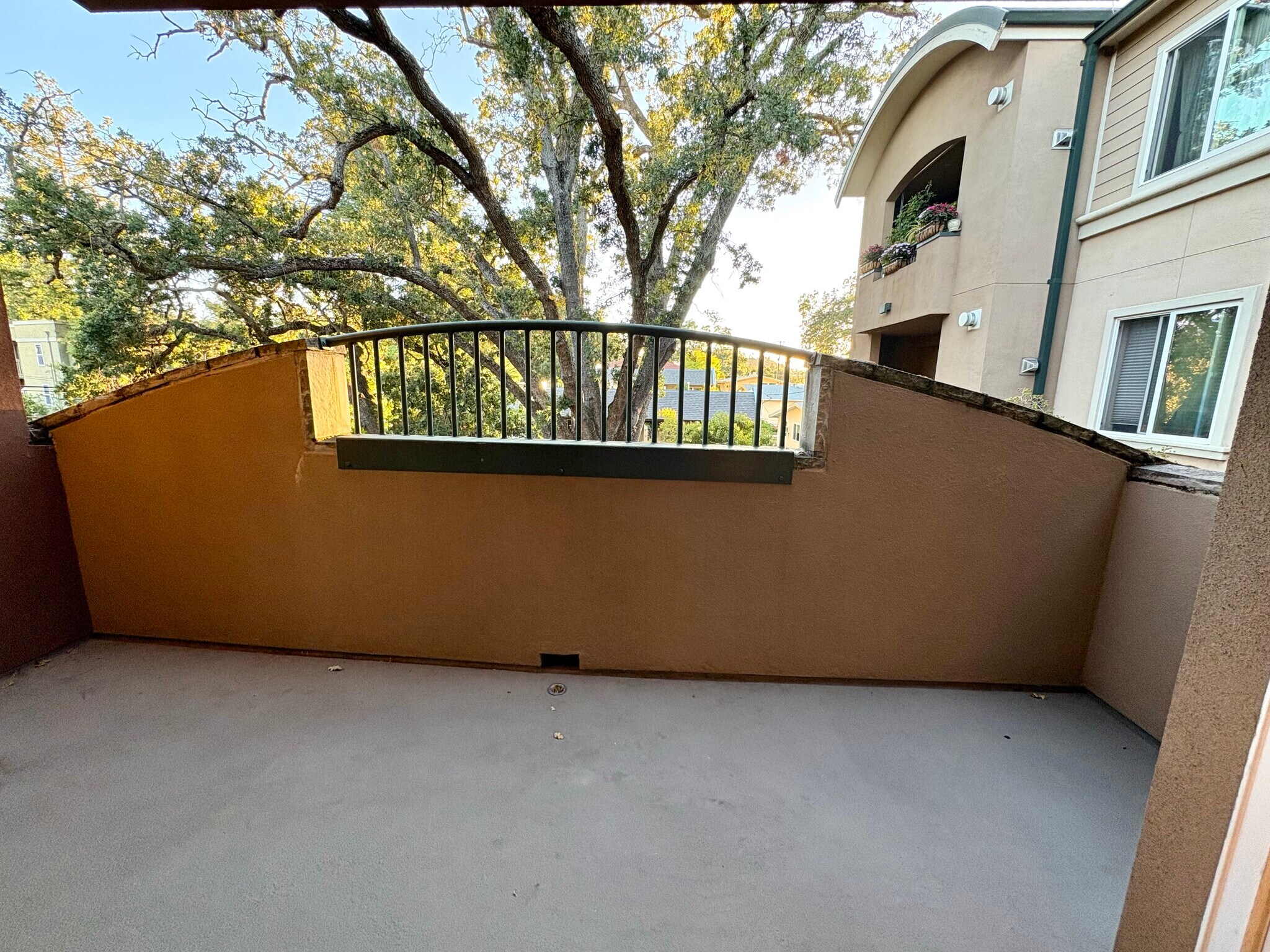 Building Photo - 1310 Creekside Dr