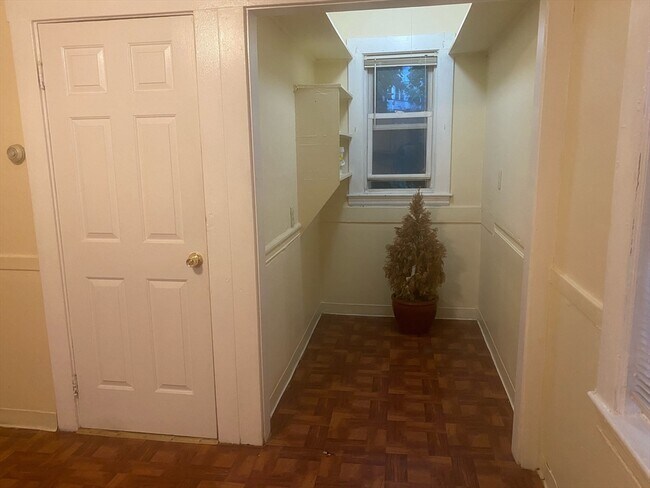 Building Photo - 242 Hyde Park Ave