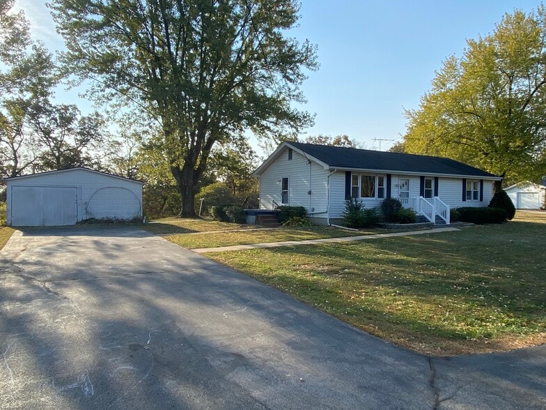 Building Photo - 7164 Hwy Bb