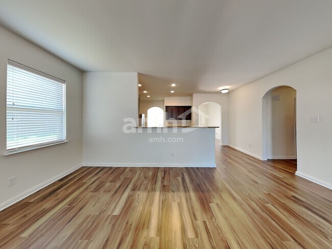 Building Photo - 4616 Beaver Creek Ave