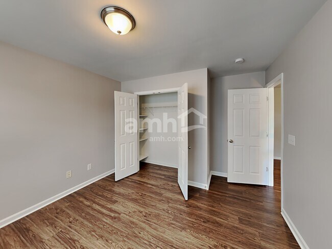 Building Photo - 912 Pristine Ln