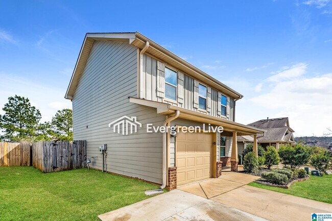 Building Photo - 4853 Woodford Wy