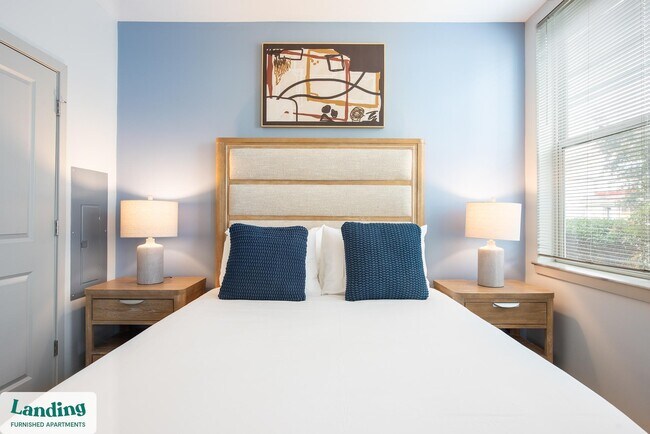 Building Photo - 1111 Stratford Ave