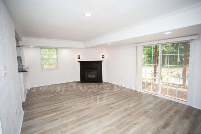 Building Photo - 712 Sage Hill Dr