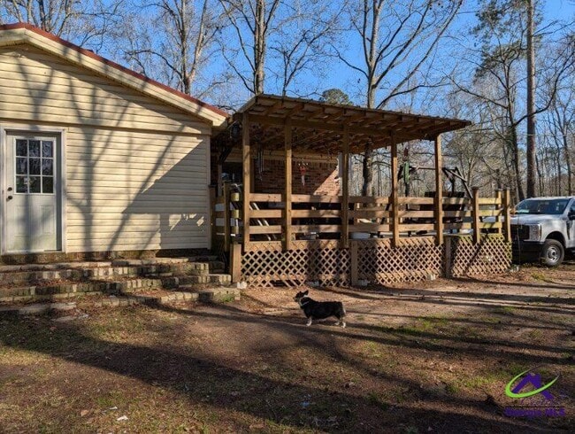Building Photo - 1198 Hendrick Rd