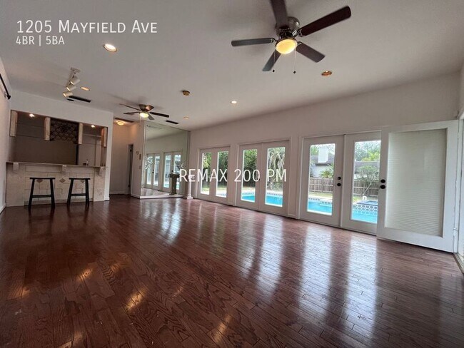 Building Photo - 1205 Mayfield Ave