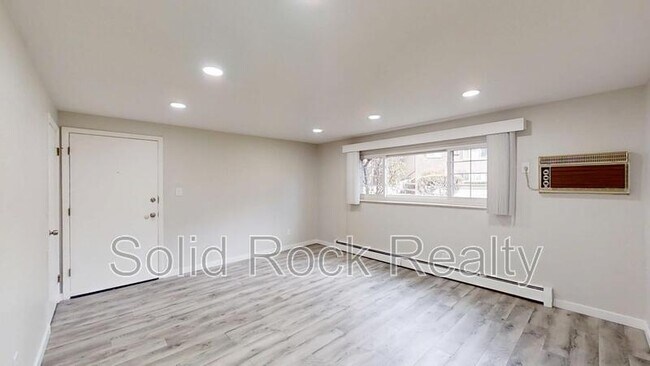 Building Photo - 6621 Dublin Loop W