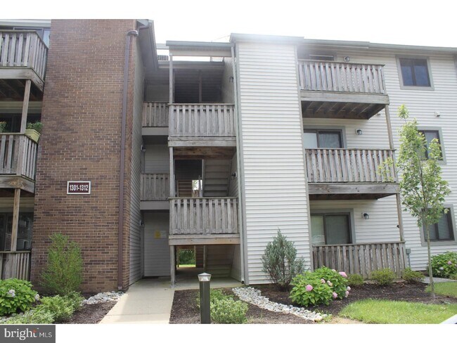 Primary Photo - 1309 Ravens Crest Dr