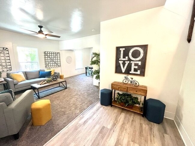 Building Photo - **Reserve for Summer 2026** Great Chestnut Street Property