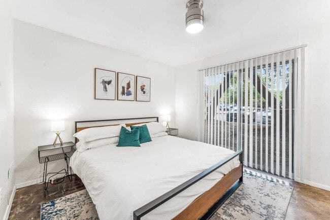 Building Photo - 500 S Congress Ave