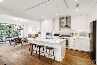 Building Photo - Thoughtfully Renovated 3 Bed, 2.5 Bath Sin...