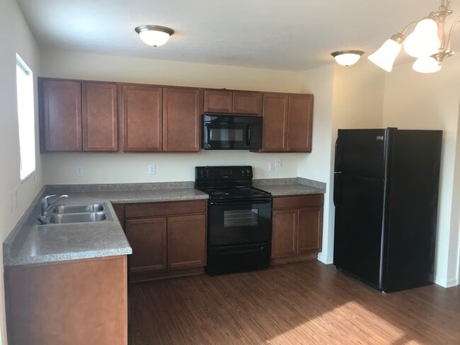 Building Photo - 8105 Whistlewood Dr