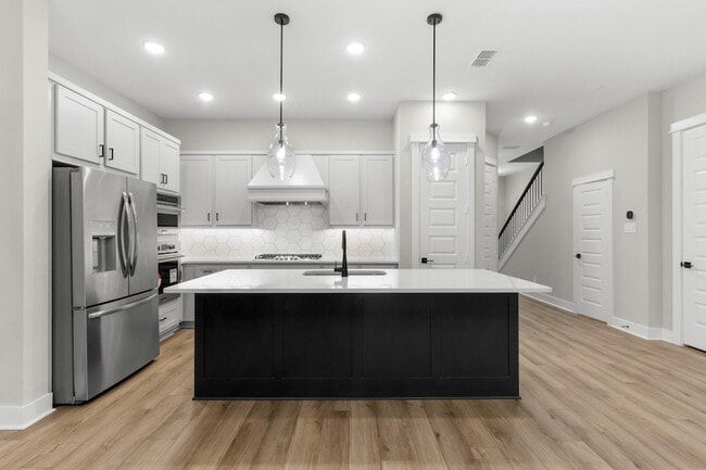 Building Photo - 16030 Mason Run Dr