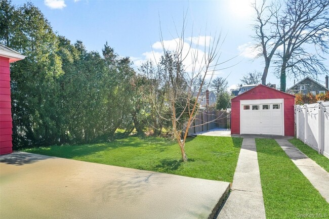 Building Photo - 1083 Hunter Ave