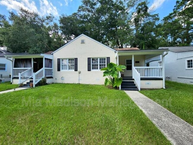 Primary Photo - 131 Hibiscus Ave