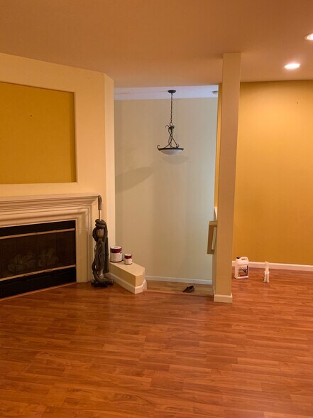 Fireplace + Entry - 3693 Dickenson Cmn