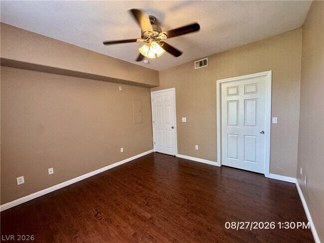 Building Photo - 8000 W Badura Ave