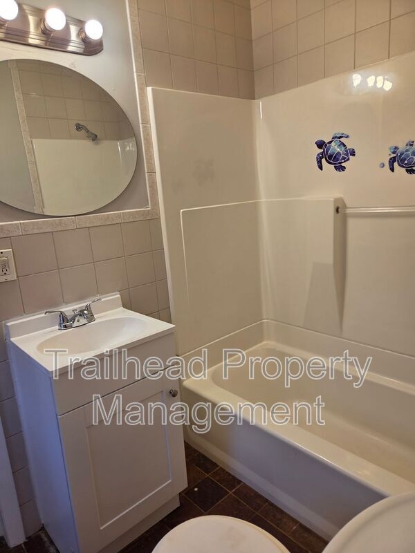 Building Photo - 1502 S Pleasant St