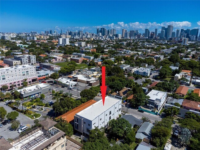 Building Photo - 850 SW 14th Ave